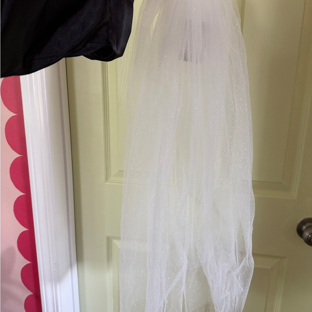 Glitter bridal veil with pearl detail- 30 inches long